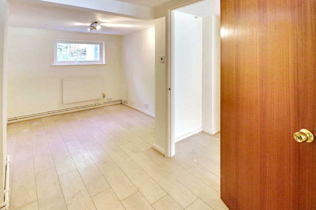 Property photo 3 of 7 Img_3095