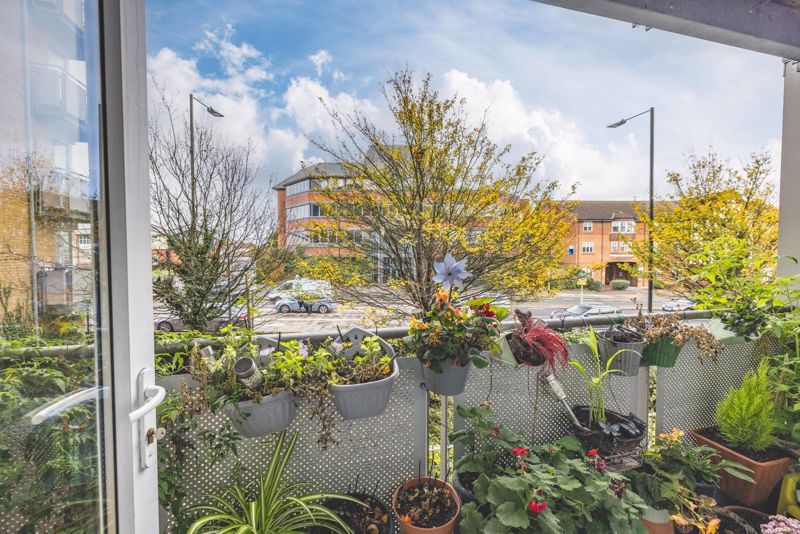 Property photo 3 of 8 Photo 6