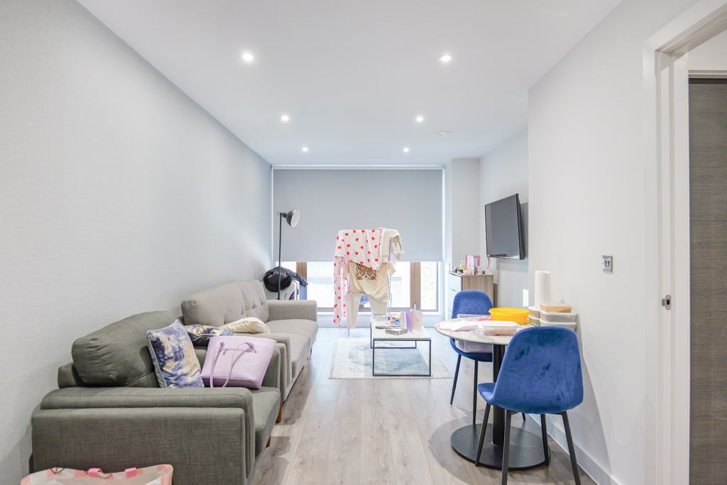 Property photo 3 of 25