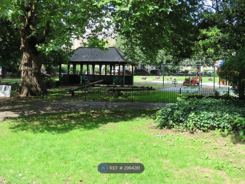 Property photo 1 of 8 Clapton Square