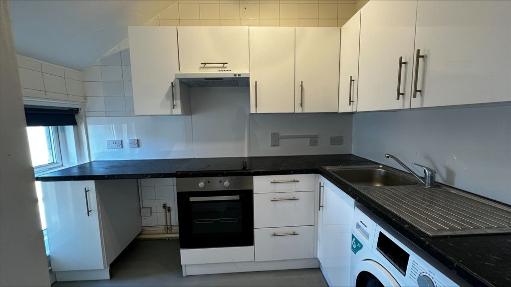 Property photo 3 of 11 Exterior