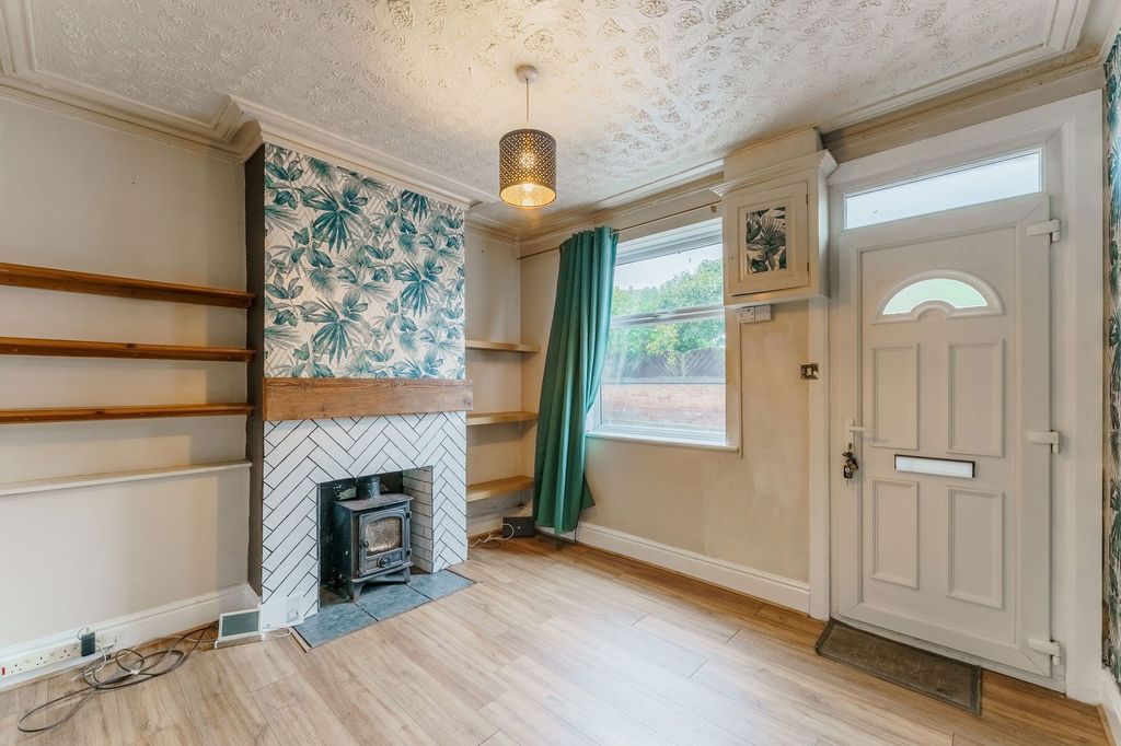 Property photo 2 of 25