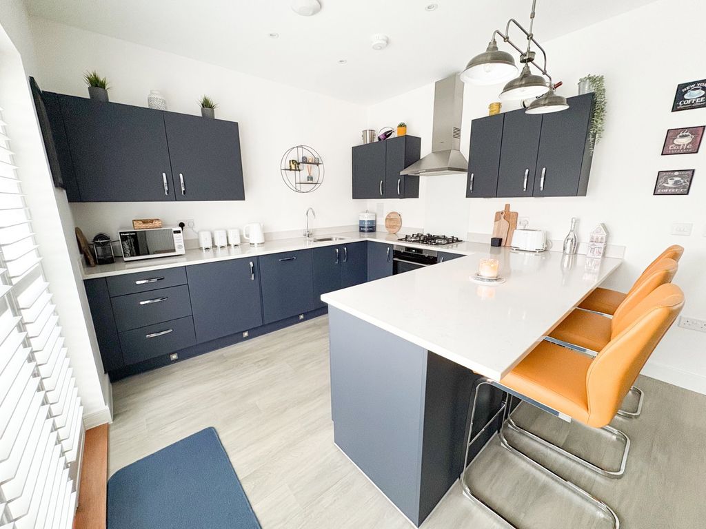 Property photo 3 of 36