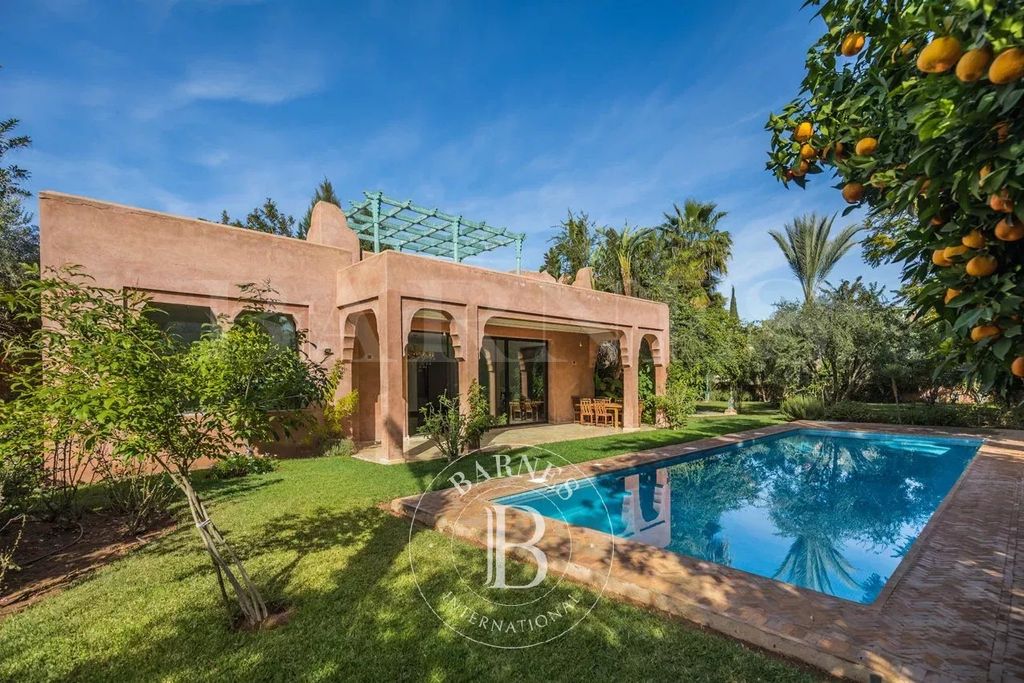 Property photo 2 of 35 Swimming Pool