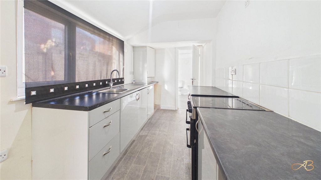 Property photo 3 of 10 Picture No. 13