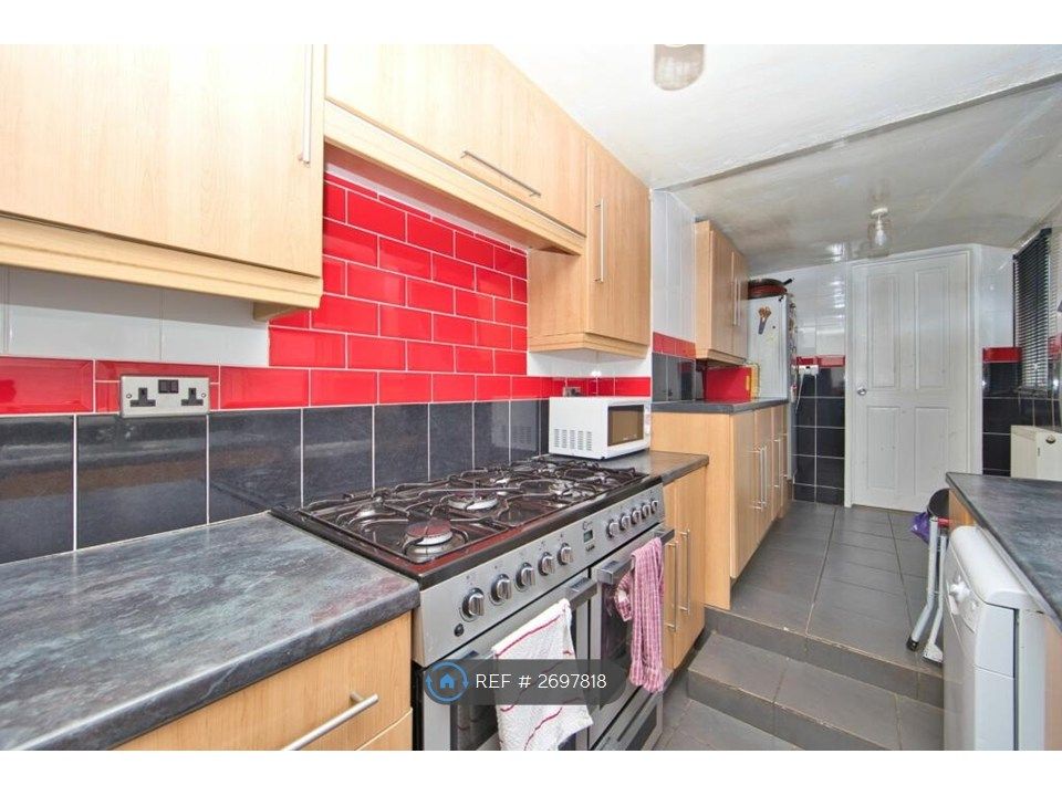 Property photo 2 of 14