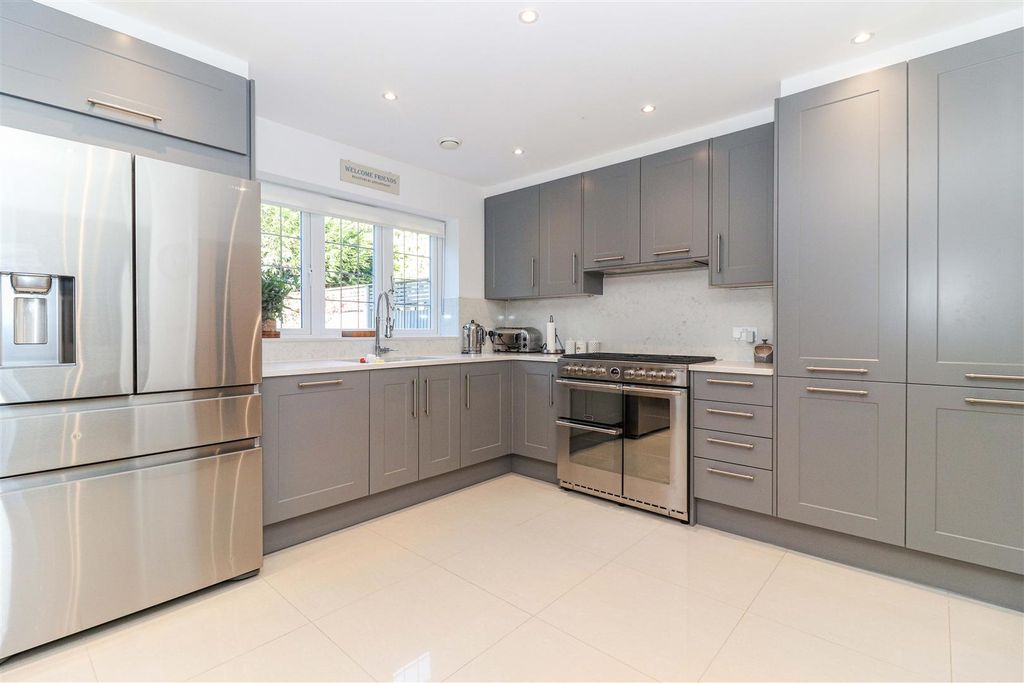 Property photo 1 of 26