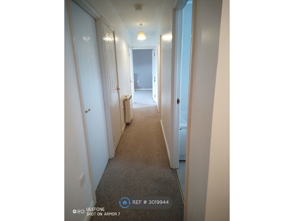 Property photo 2 of 6 Hallway