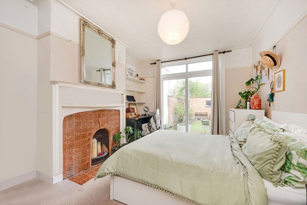 Property photo 3 of 6