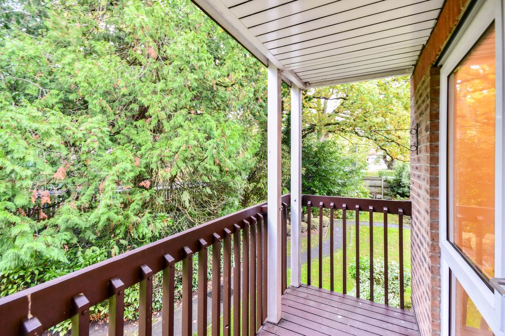 Property photo 2 of 11 Balcony
