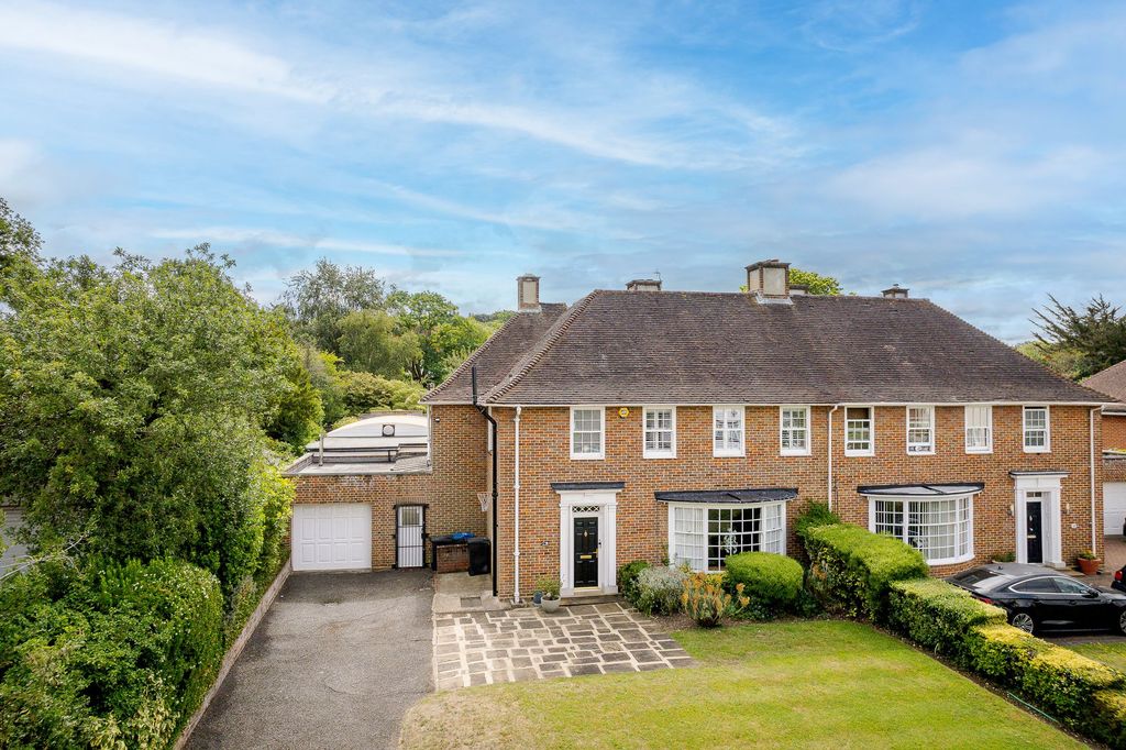 Property photo 1 of 31