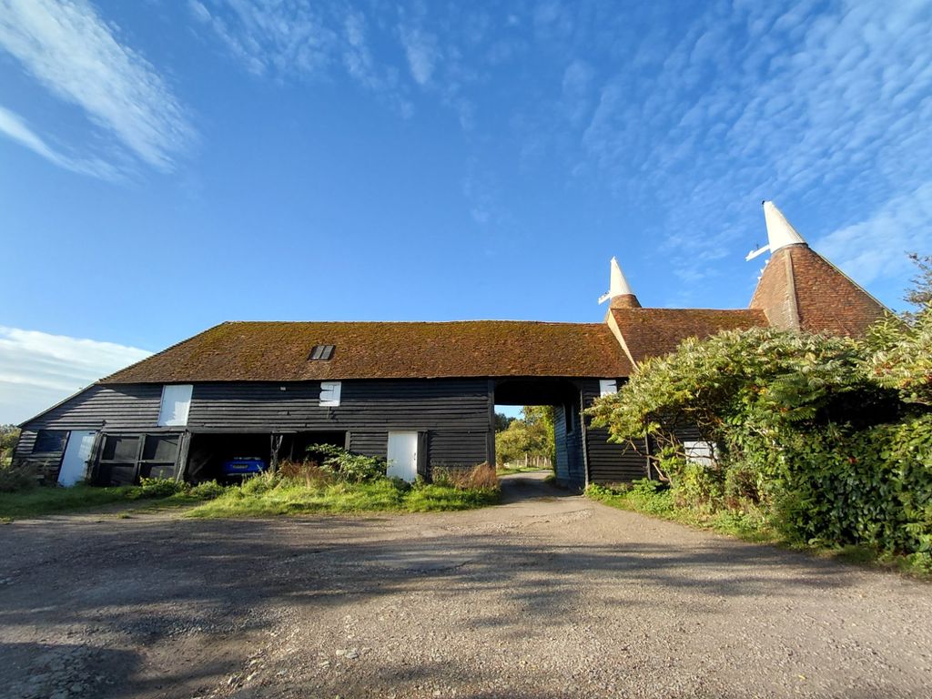 Property photo 3 of 33 Barn And Oast
