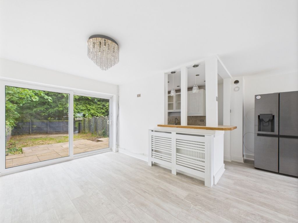 Property photo 3 of 13 4416234
