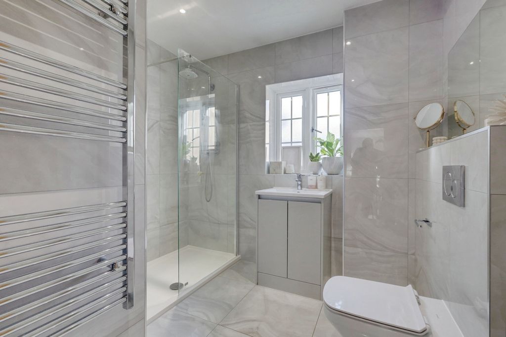 Additional image 14 of 1 bed flat for saleHigh Road, Benfleet SS7