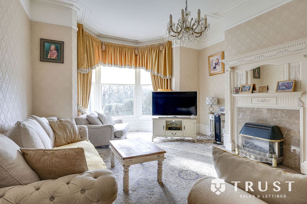 Property photo 3 of 35