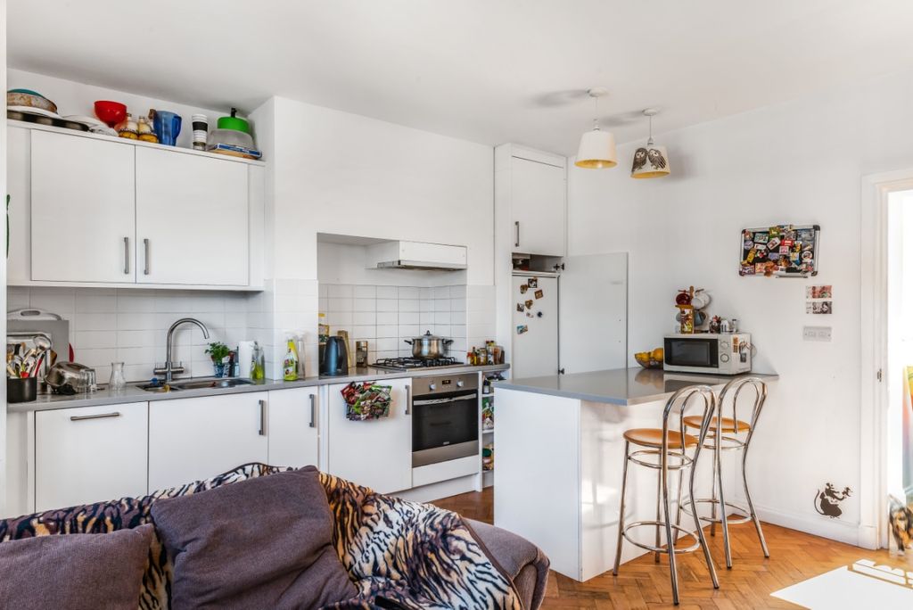 Property photo 2 of 6 827180 (2)