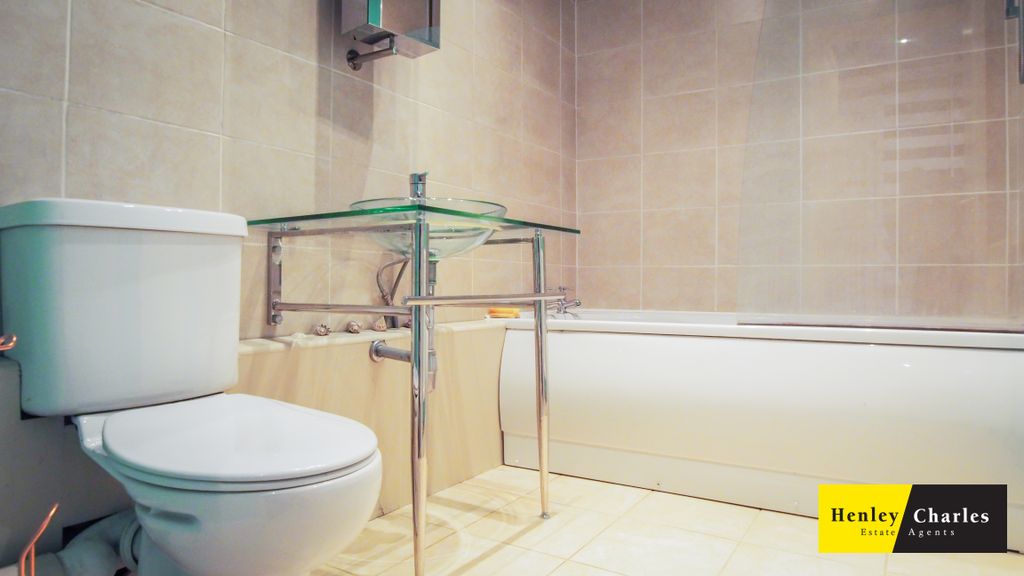 Property photo 3 of 8 Bathroom