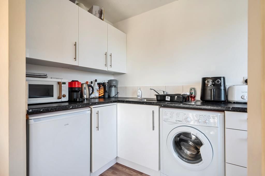 Property photo 3 of 14 Kitchen