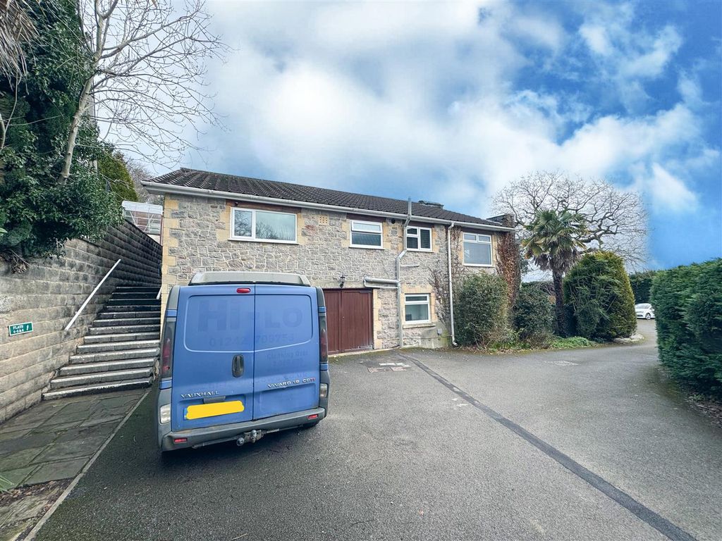 Property photo 1 of 10 Outside