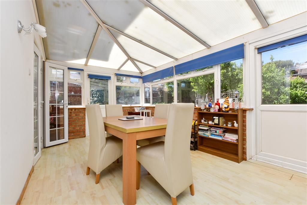 Property photo 3 of 9 Conservatory