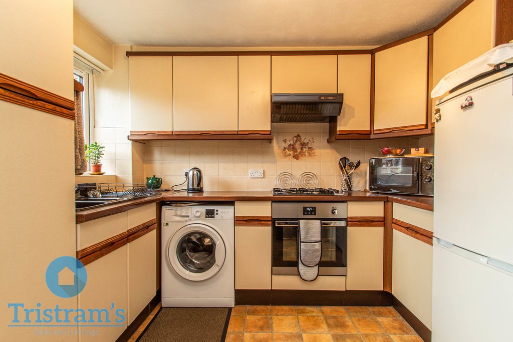 Property photo 3 of 15