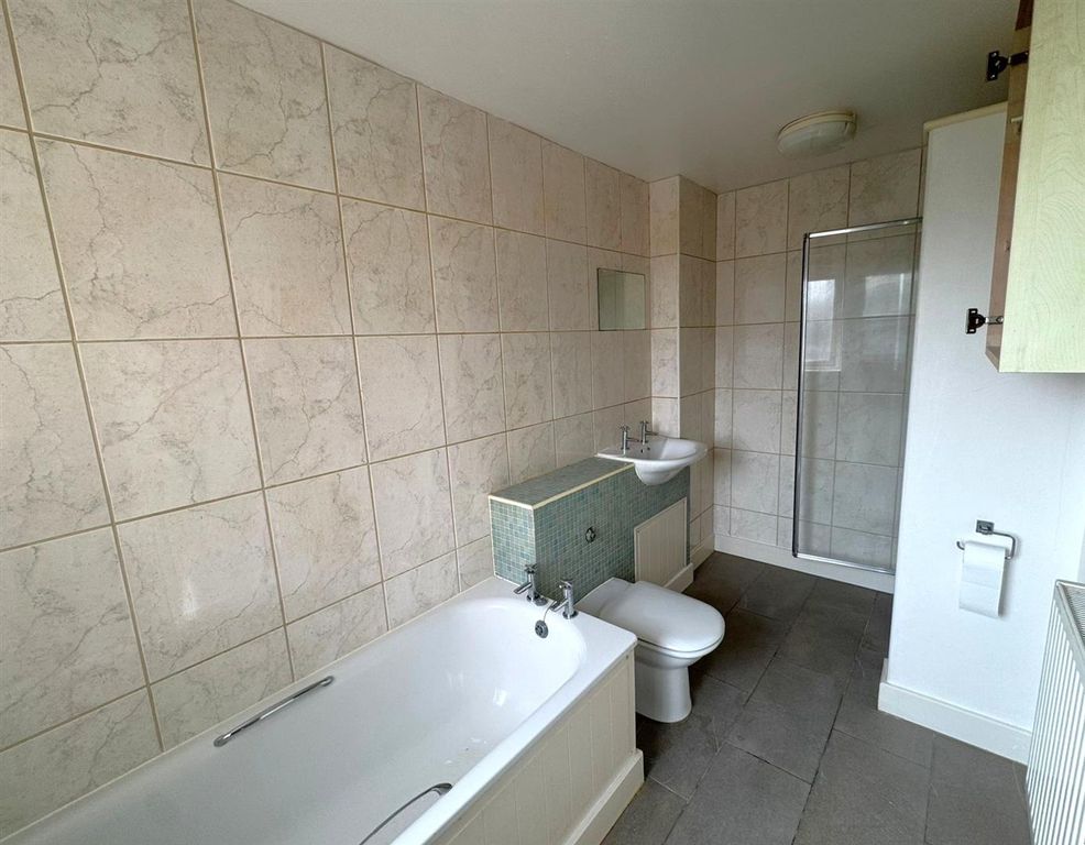 Property photo 2 of 6 Bathroom.Jpg