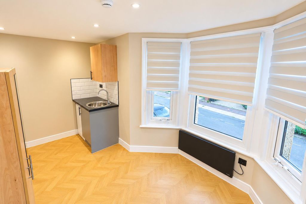 Property photo 1 of 9 39 Bedroom.Png