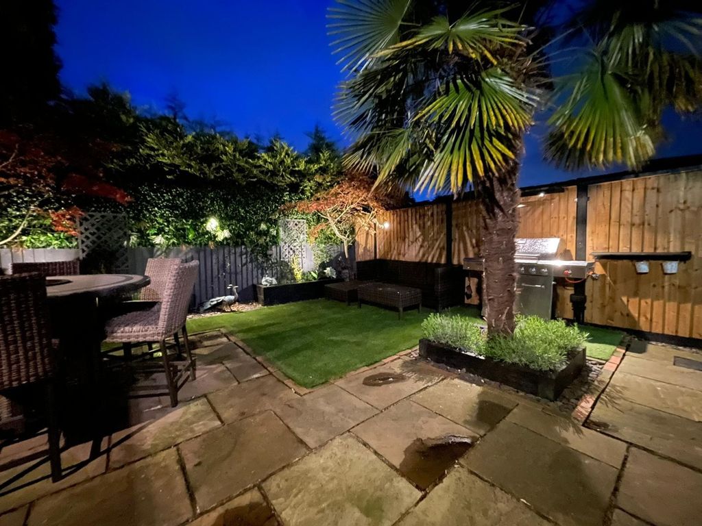 Property photo 1 of 32