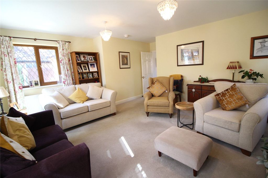 Property photo 3 of 30 Picture No. 11