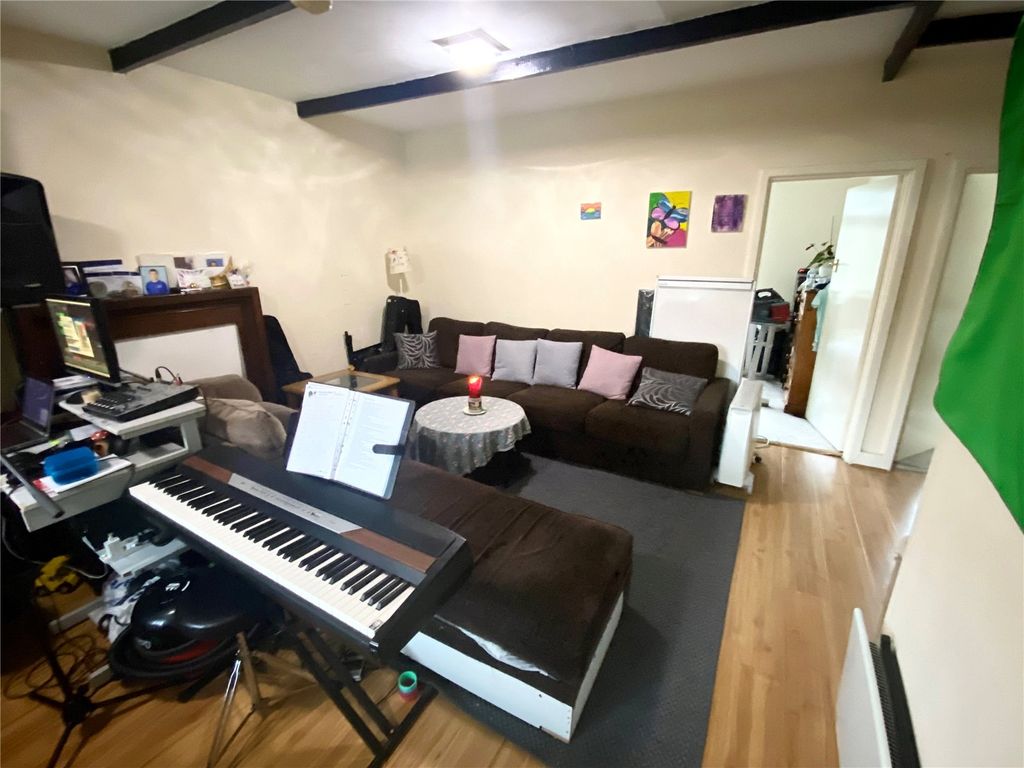 Property photo 3 of 3 Picture No. 02