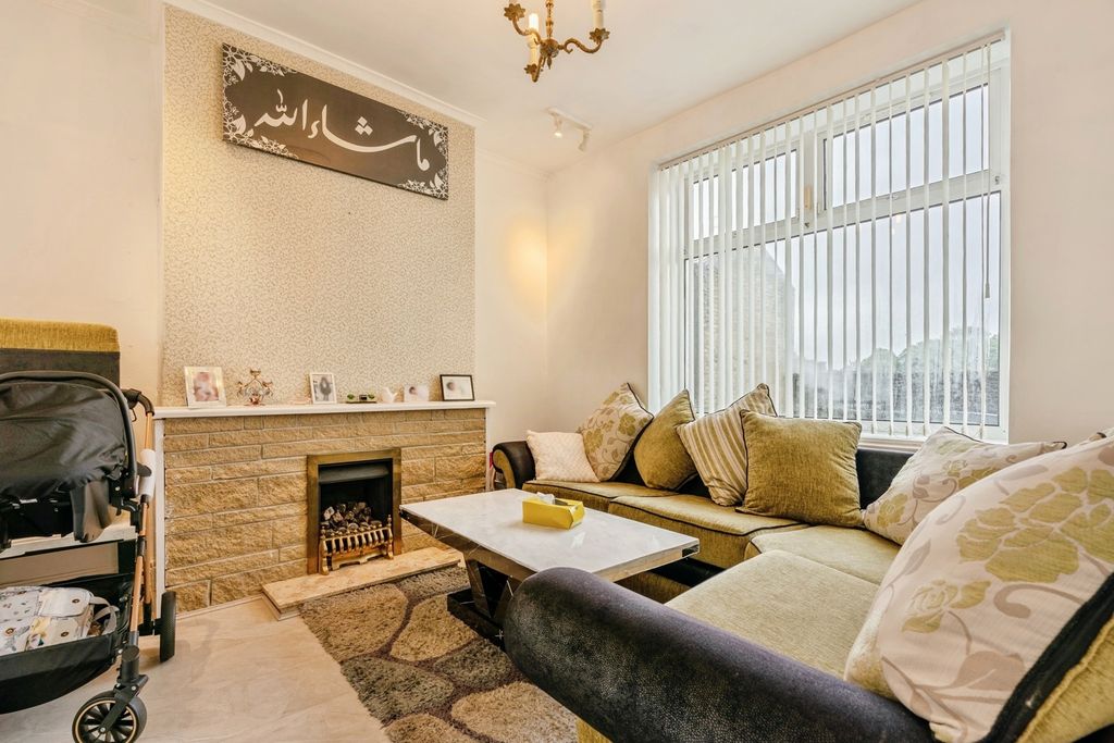 Property photo 3 of 18 Pbox-Img.Jpg