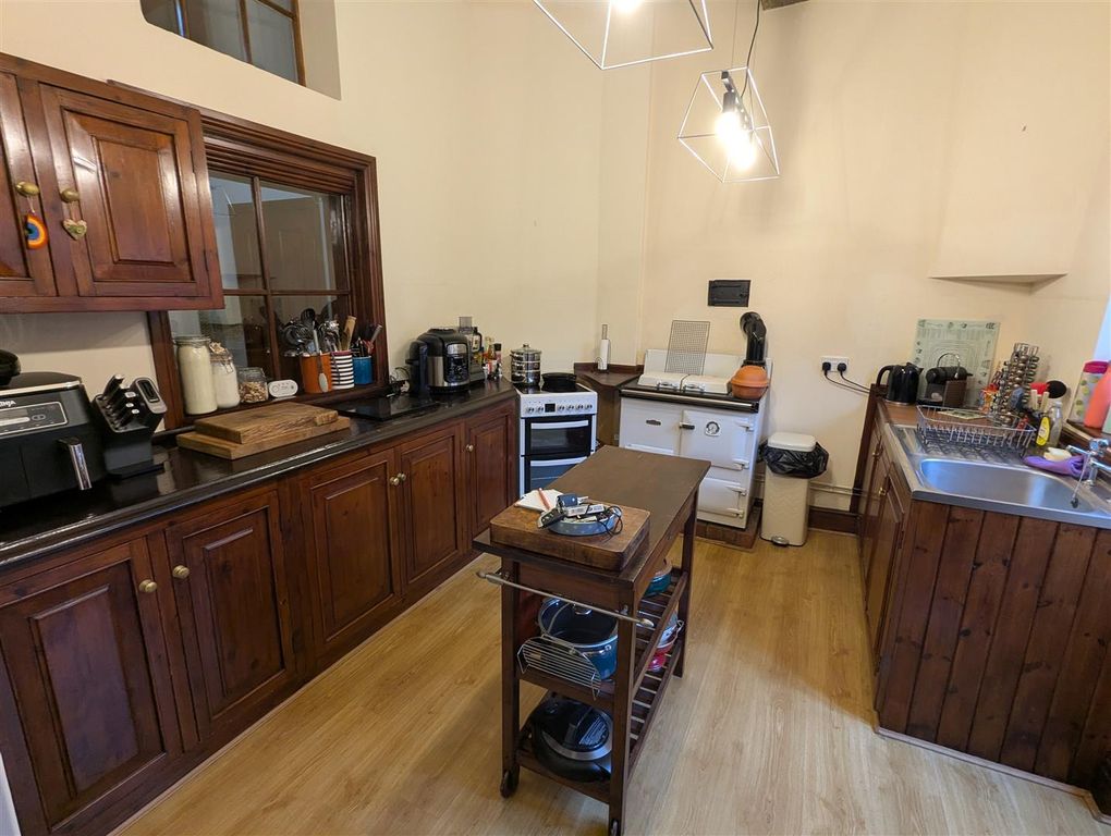 Property photo 3 of 11 Pxl_20251216_142352365.Jpg