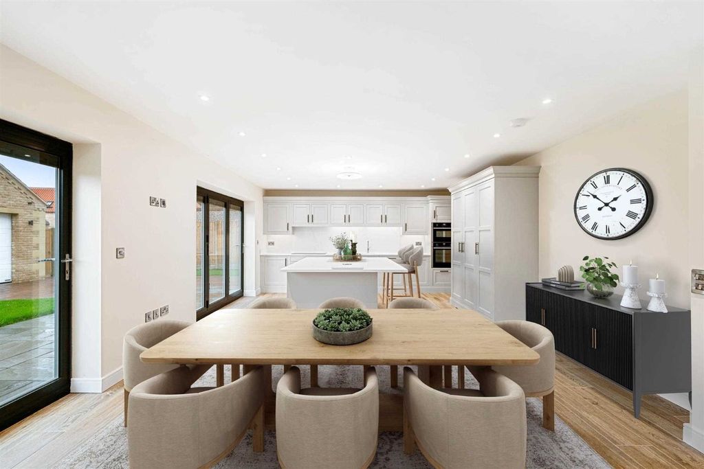 Property photo 3 of 25 4164415