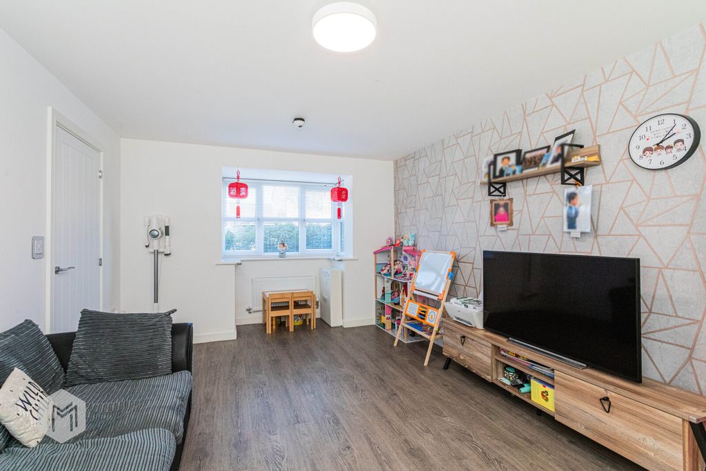 Property photo 3 of 25 Picture No. 23