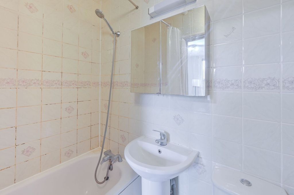 Property photo 3 of 5
