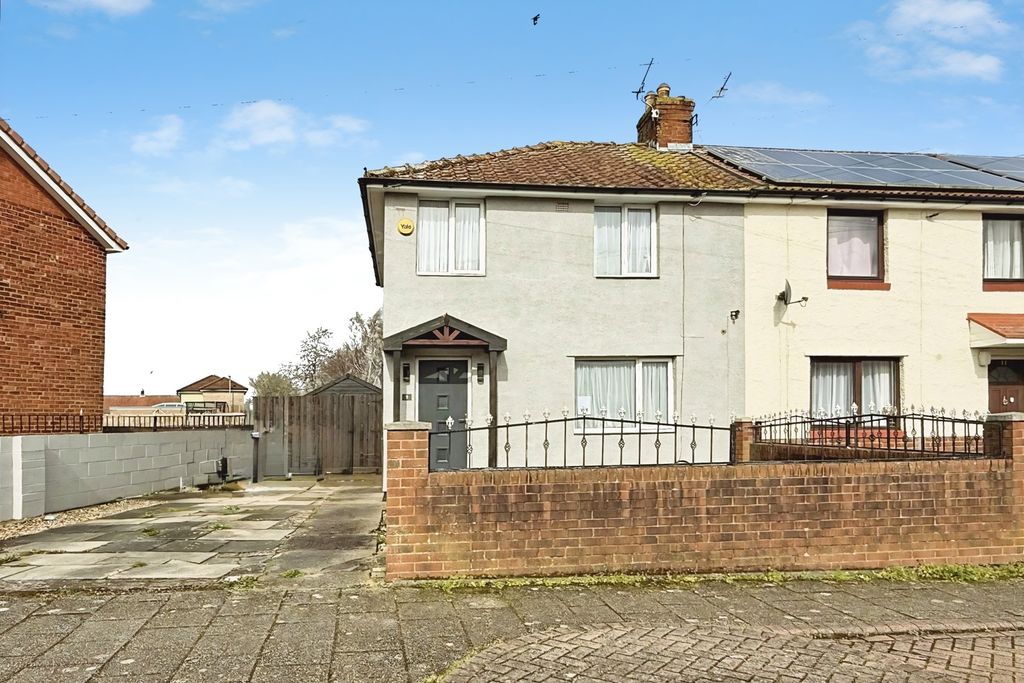Property photo 1 of 10 External