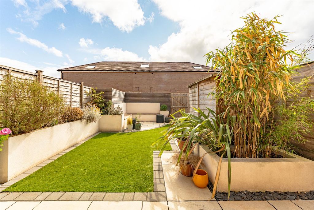Property photo 2 of 20 Rear Garden