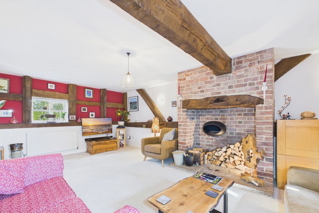 Property photo 2 of 29 Picture No. 27