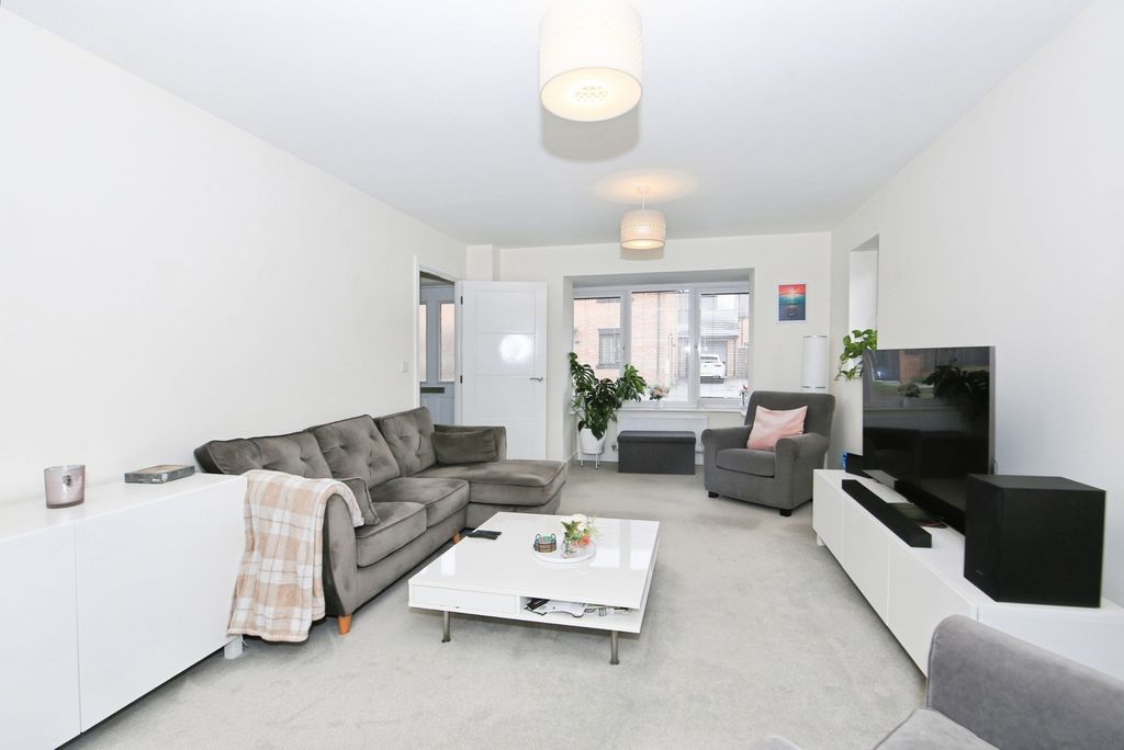 Property photo 3 of 18 Pbox-Img.Jpg
