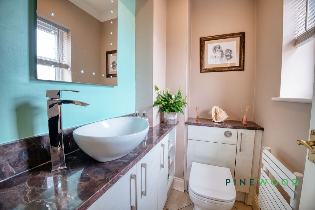 Property photo 2 of 41 WC