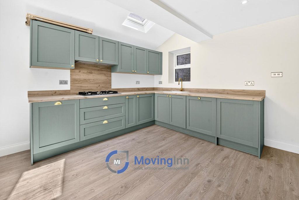 Property photo 3 of 16 Kitchen
