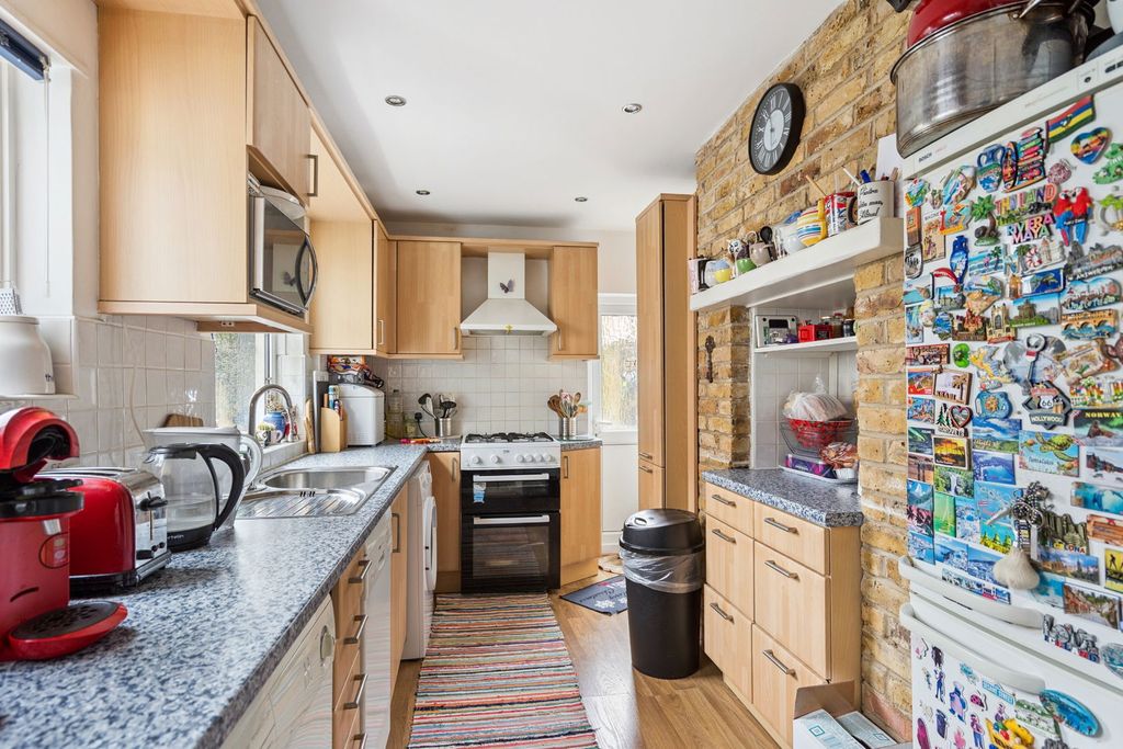 Property photo 3 of 17