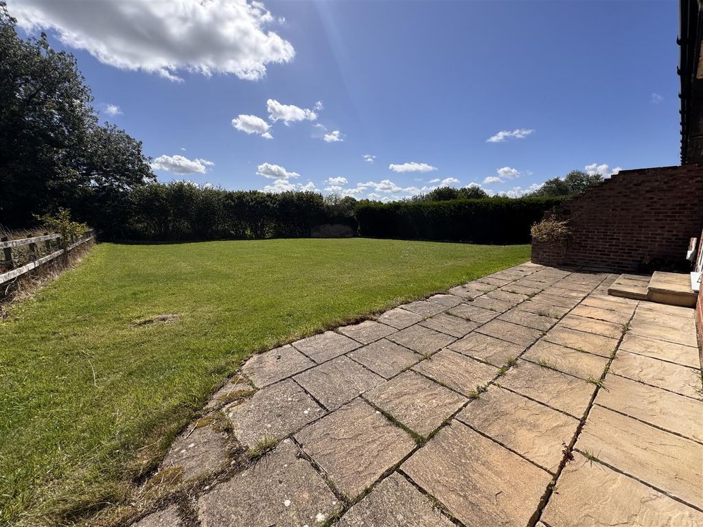 Property photo 2 of 14 Garden