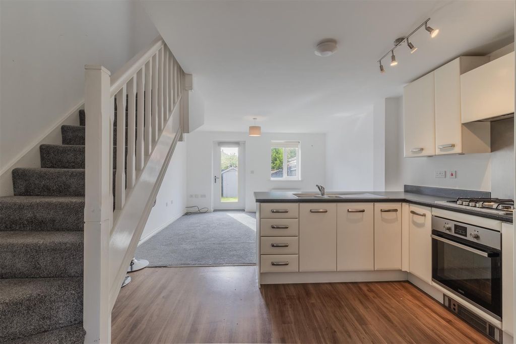 Property photo 2 of 19