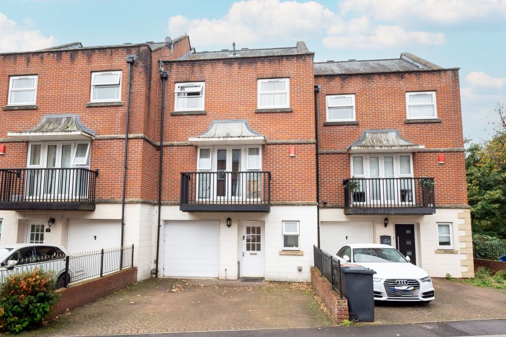 Property photo 1 of 26