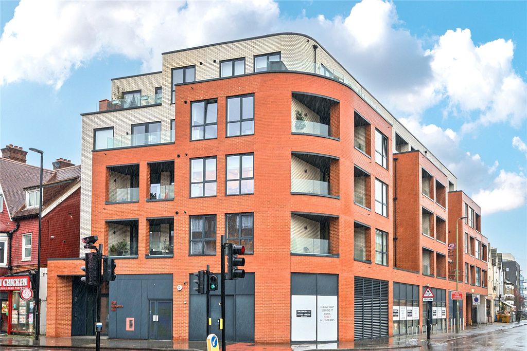 Property photo 2 of 21 Picture No. 22