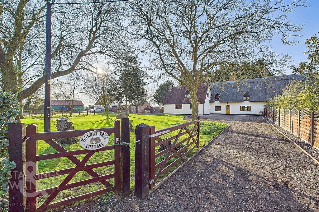 Property photo 2 of 34