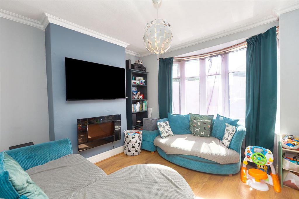 Property photo 2 of 19