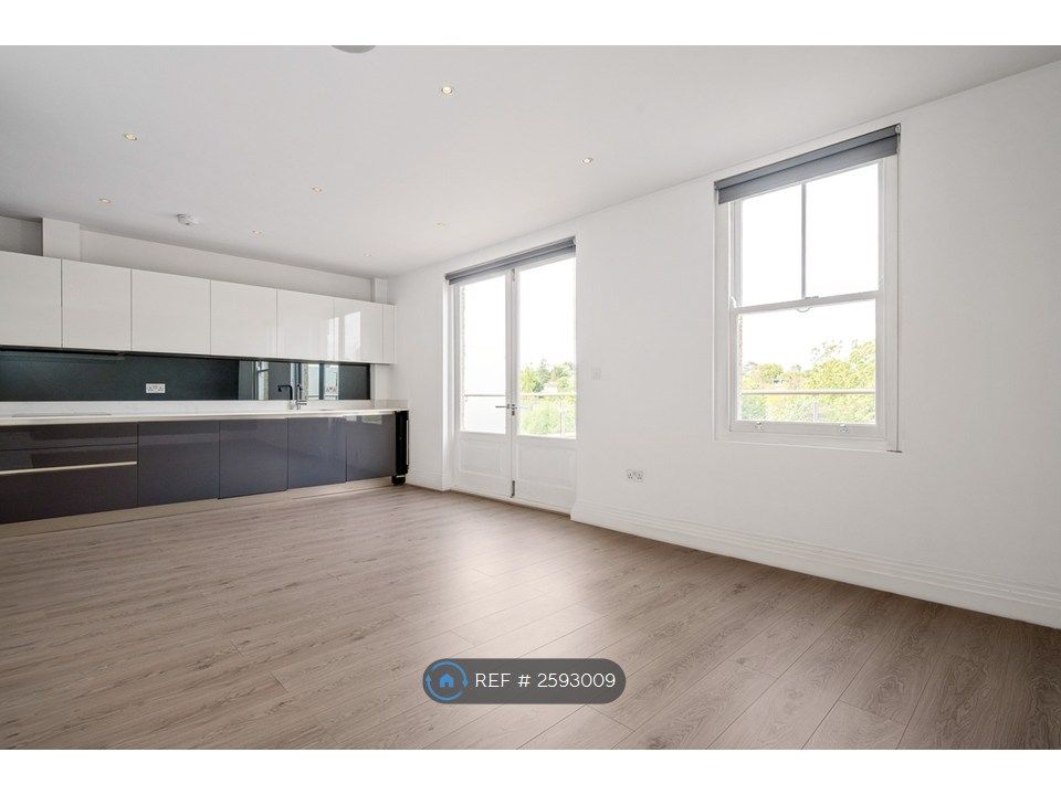 Property photo 3 of 13 Kitchen