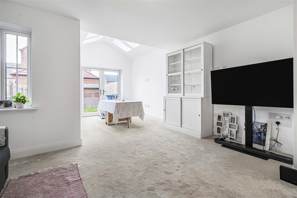 Property photo 2 of 20 6_62533.Jpg